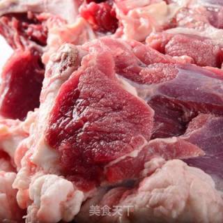 萝卜炖羊肉的做法步骤：1
