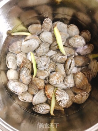 花蛤冬瓜汤的做法步骤：4