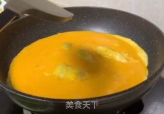 富硒姐姐鸡蛋羹教你做：尖椒炒鸡蛋的做法步骤：5