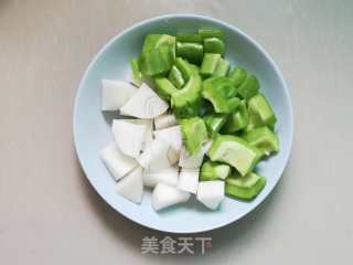 萝卜苦瓜蚝豉瘦肉汤的做法步骤：4