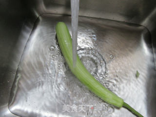 榨菜丝蚕豆煮夜开花的做法步骤：2