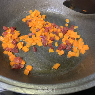 鸡腿菇炒丁的做法步骤：4