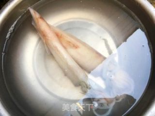 鱿鱼做法，爆炒鱿鱼做法的做法步骤：1