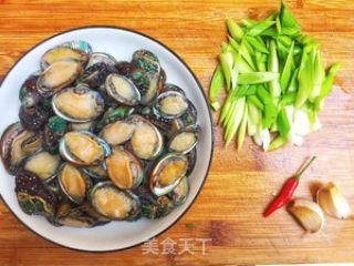 北海小鲍鱼怎么做好吃的做法步骤：1