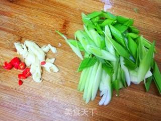 北海小鲍鱼怎么做好吃的做法步骤：2