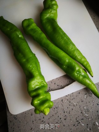 辣椒炒素鸡的做法步骤：1
