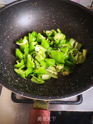 辣椒炒素鸡的做法步骤：4