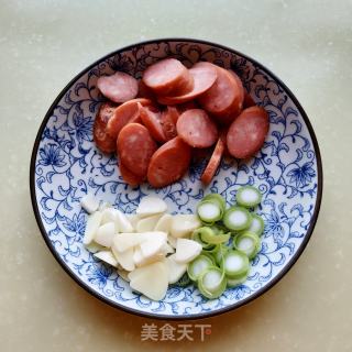 散菜花炒火腿肠的做法步骤：2