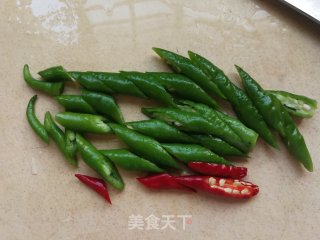 青红椒凉拌腐竹的做法步骤：3