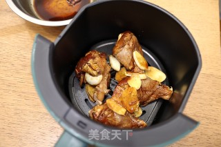 蜜汁黑椒鸡翅根的做法步骤：6