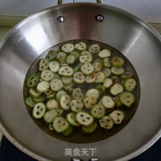 丝瓜鸡蛋油条汤的做法步骤：5