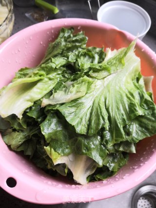 蒜香拌生菜的做法步骤：1