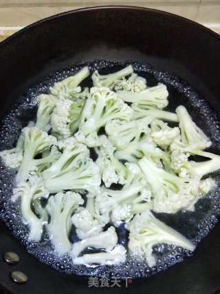 鸡块炒花菜的做法步骤：4