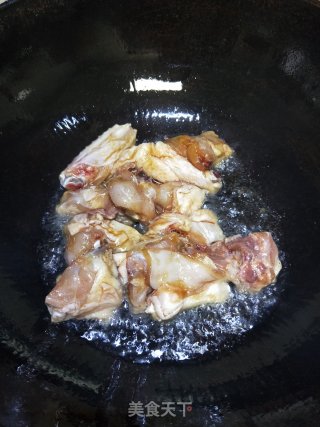 鸡块炒花菜的做法步骤：5