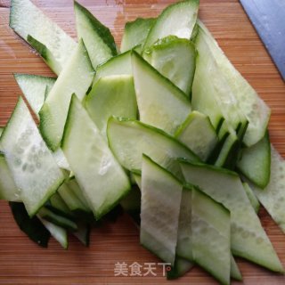 牛肉拌黄瓜的做法步骤：1