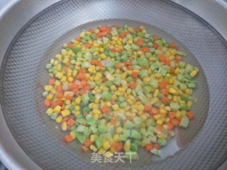 酸奶田园水果沙拉的做法步骤：2