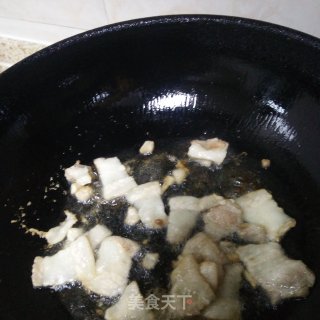五花肉炒芦笋的做法步骤：3
