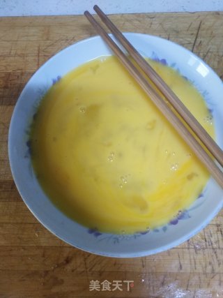 洋葱炒鸡蛋的做法步骤：2