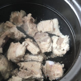 “肉类”石斛炖排骨的做法步骤：4