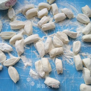 香菇白菜猪肉蒸饺的做法步骤：7
