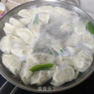 白菜香菇猪肉水饺的做法步骤：11