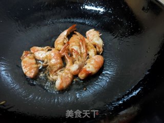 青椒豌豆炒虾段的做法步骤：8
