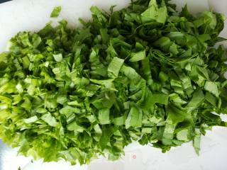 蚕豆腊肠菜饭的做法步骤：2