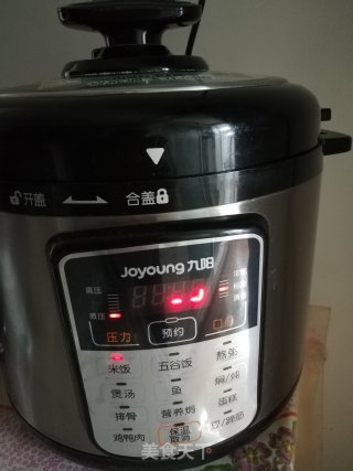 蚕豆腊肠菜饭的做法步骤：9