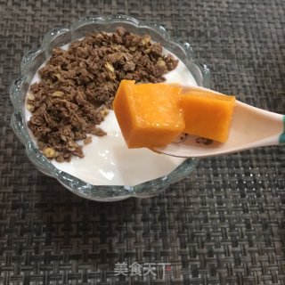 芒果巧克力脆酸奶杯的做法步骤：5