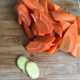 胡萝卜烧牛腩的做法步骤：4
