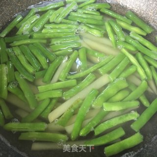 四季豆烧土豆的做法步骤：2