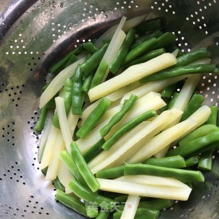 四季豆烧土豆的做法步骤：3