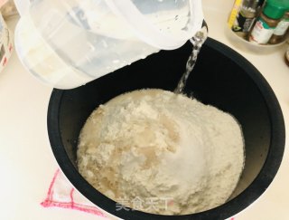 五香千层发面饼的做法步骤：2