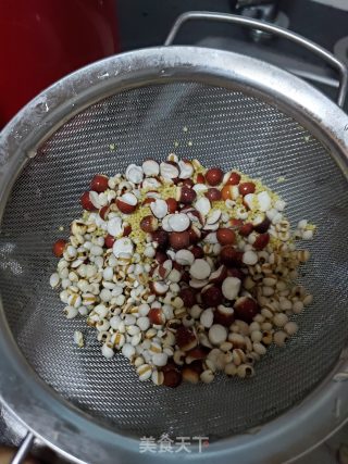 芡实薏仁米糊的做法步骤：2