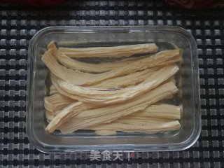 芦笋拌腐竹的做法步骤：1