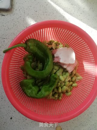 肉丝炒毛豆的做法步骤：1