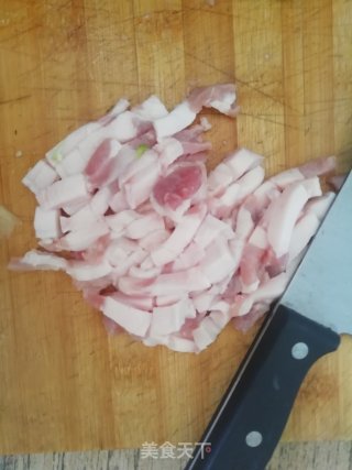 肉丝炒毛豆的做法步骤：2