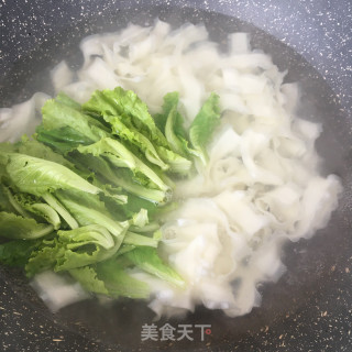 生菜鸽子刀削面的做法步骤：6