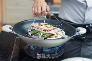 鲈鱼清蒸怎么做，蒸多久的做法步骤：5