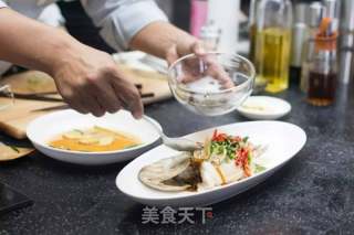鲈鱼清蒸怎么做，蒸多久的做法步骤：8