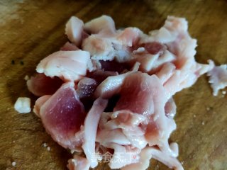 木耳肉片炒白玉菇的做法步骤：1