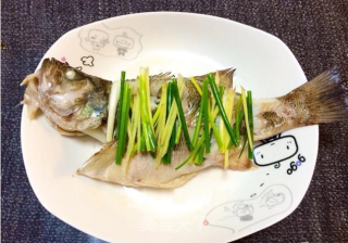 清蒸鲈鱼怎么做，海鲈鱼清蒸做法的做法步骤：5