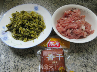 咸菜肉丝炒香干的做法步骤：1