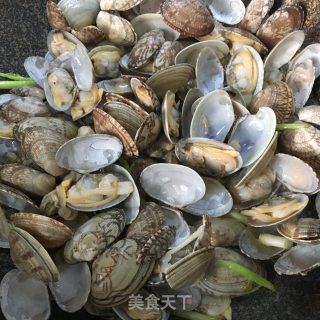 香葱炒花蛤的做法步骤：4