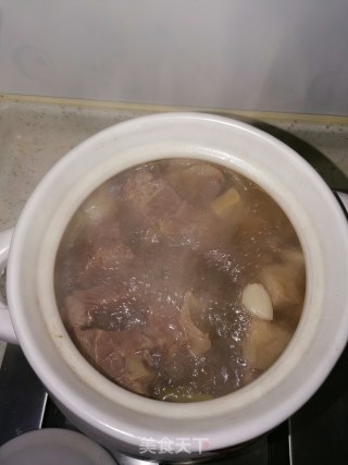 白萝卜牛肉汤的做法步骤：4