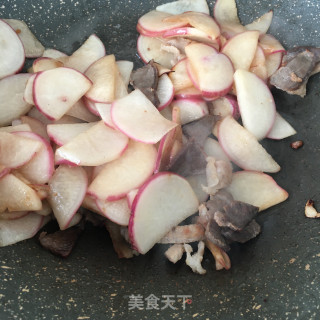 水萝卜炒肉片的做法步骤：9