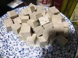 虾球豆腐的做法步骤：1