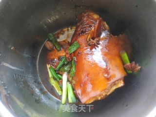 家常炖肘子的做法步骤：6