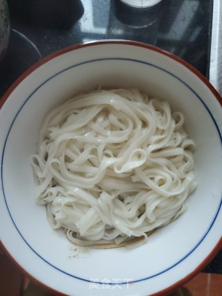 鲜虾榨菜汤面的做法步骤：4