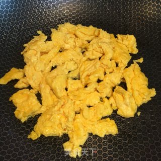 紫洋葱炒鸡蛋的做法步骤：3
